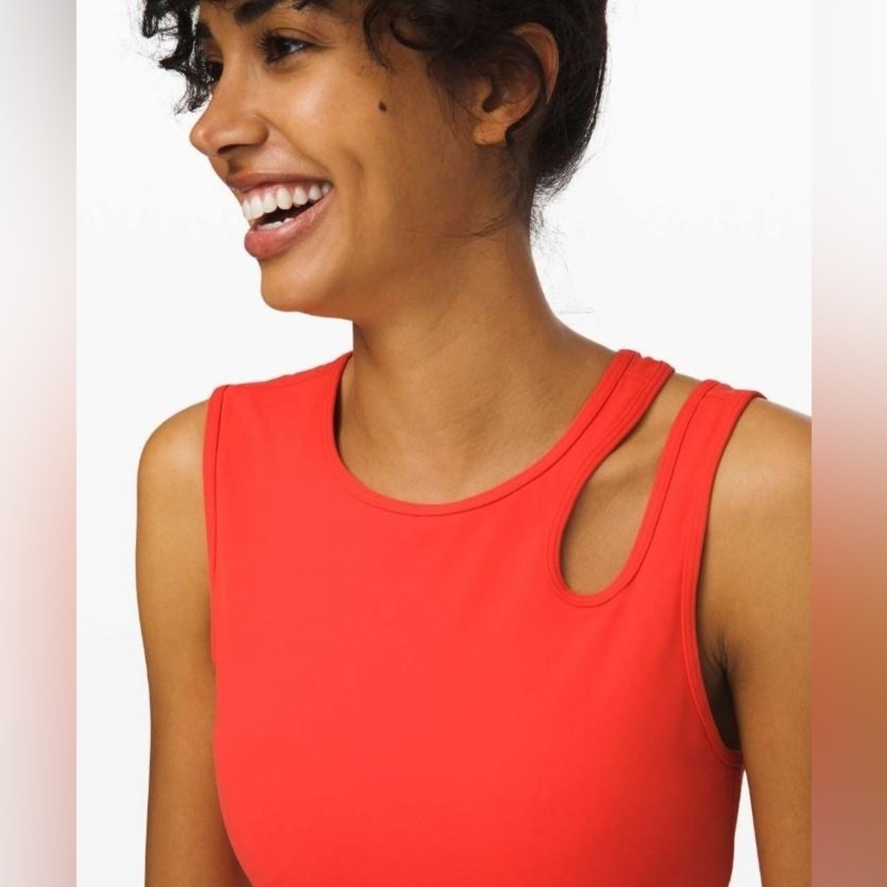 Mastered Motion Cropped Tank - Thermal Red NWT - Picture 2 of 6